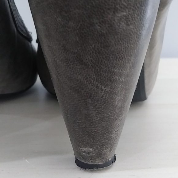 Miz Mooz leather heels with buckles size 9 - Picture 11 of 13